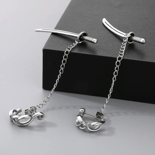 Aretes de acero 304 con dije de calavera e incrustación de circonia - imagen 2