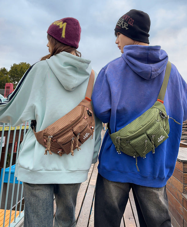 Bolso de pecho outdoor estilo workwear para hombre en nylon a cuadros