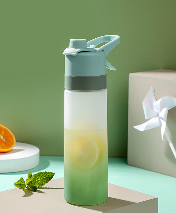 Botella de agua deportiva con atomizador y tapa antiderrames - imagen 3