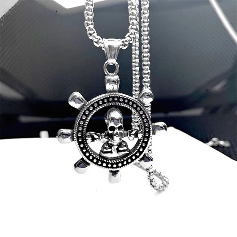 Collar de calavera y timón estilo navy en acero de titanio - imagen 4
