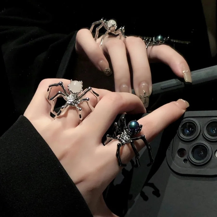 Anillo con diseño de gato con alas e incrustaciones tipo diamante - imagen 5