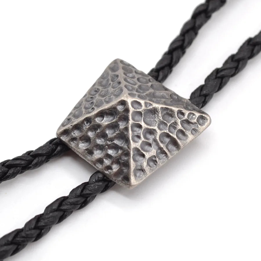 Corbata bolo de aleación con cordón de piel y dijes de estrella y calavera - imagen 10