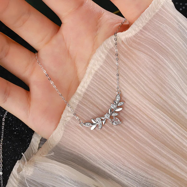 Collar de plata con circonias y diseño de hojas de laurel para mujer - imagen 2