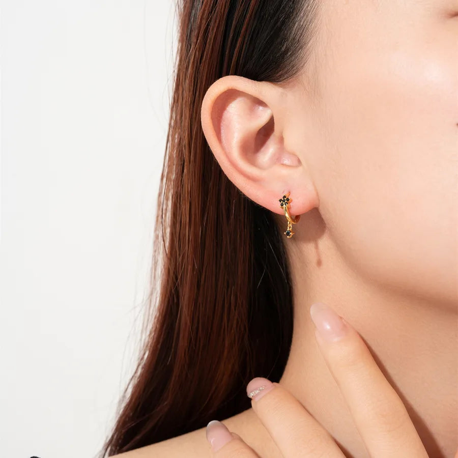 Aretes de plata esterlina 925 con baño de oro 18K y circonias geométricas - imagen 3
