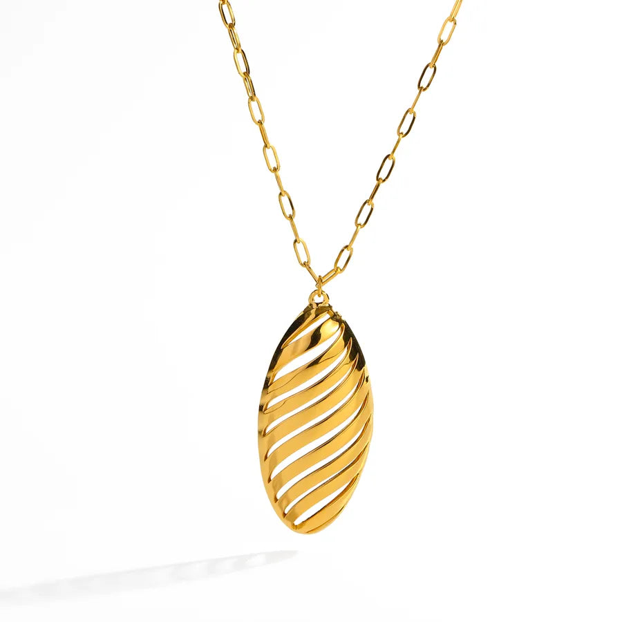Collar de acero 304 con baño de oro 14K y diseño de flor y mariposa - imagen 3