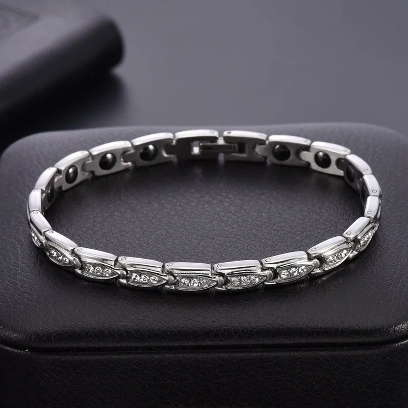 Pulsera de acero de titanio con micro-incrustaciones y cierre magnético