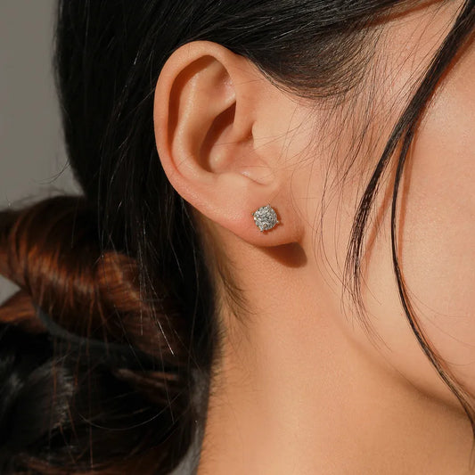 Aretes de botón de plata esterlina 925 con moissanita geométrica