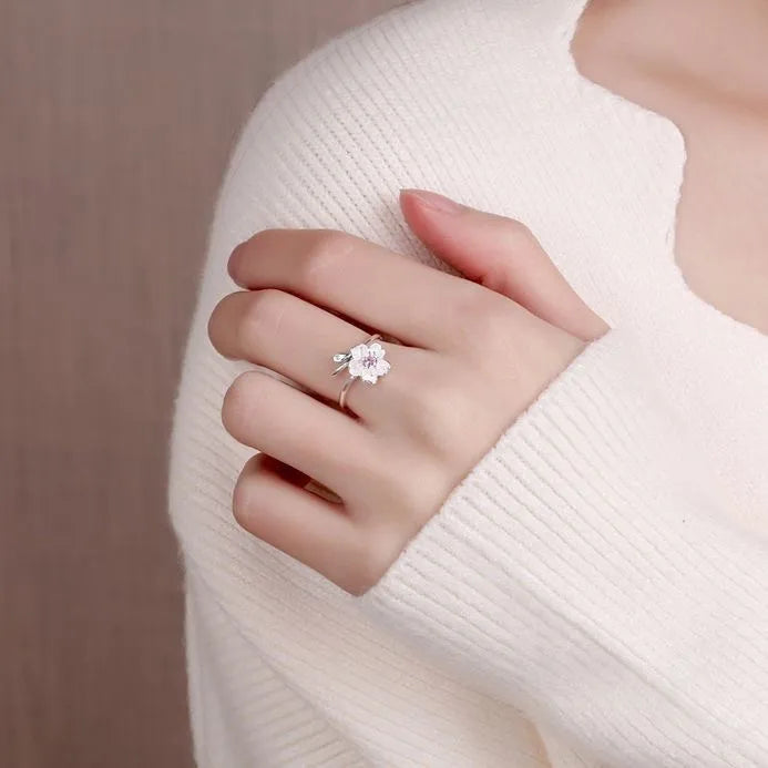 Anillo con diseño de gato con alas e incrustaciones tipo diamante - imagen 6