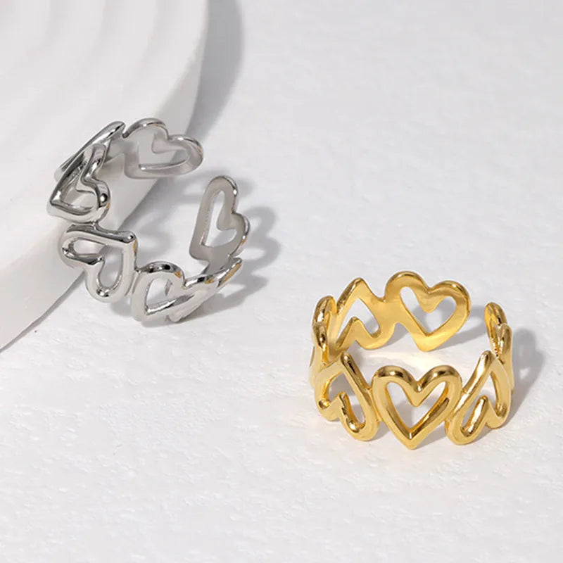 Anillo ajustable con forma de corazón y baño de oro 18K para mujer