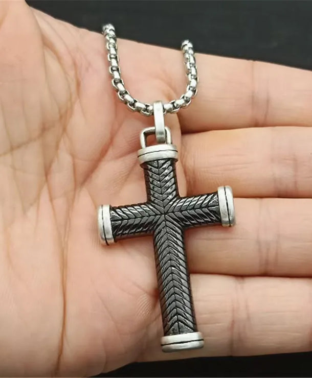 Collar de cruz negra geométrica en acero de titanio - imagen 6