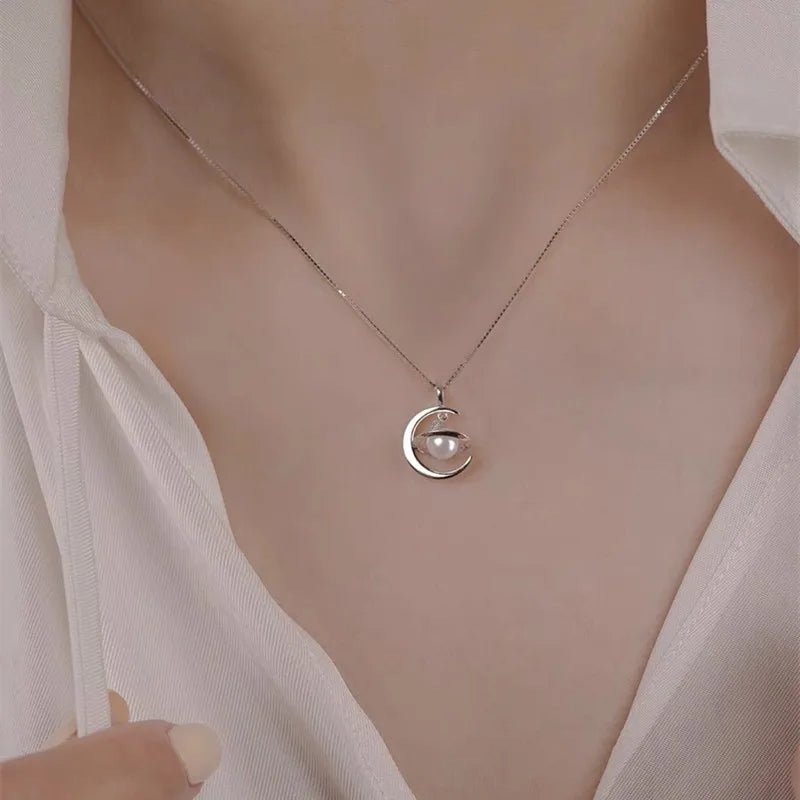Collar con dije de plata esterlina 925 e incrustación de perla