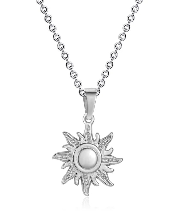 Collar con dije de sol 3D en acero de titanio chapado en oro 18K - imagen 7