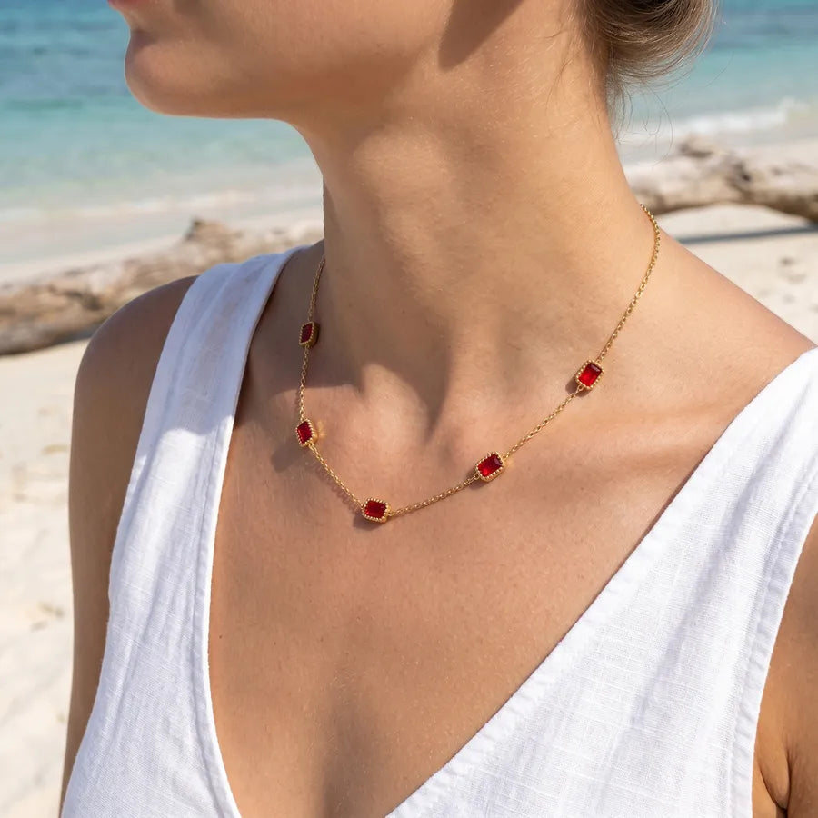 Collar de acero inoxidable 304 con baño de oro y diseño geométrico