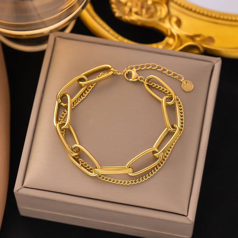 Pulsera de corazones con cadena cubana en acero 304 y baño de oro 18K - imagen 3