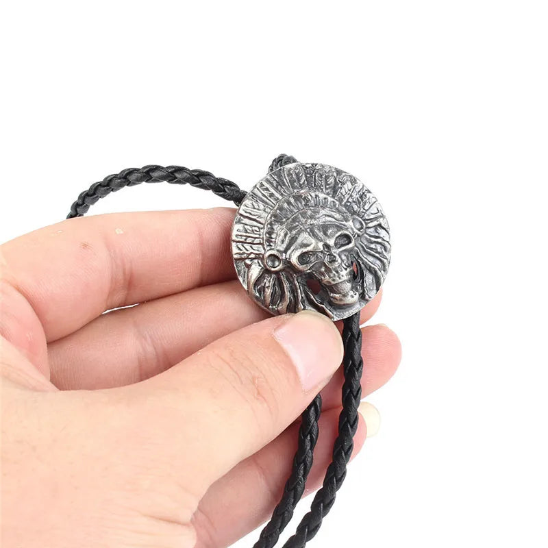Corbata bolo de aleación con cordón de piel y dijes de estrella y calavera - imagen 25