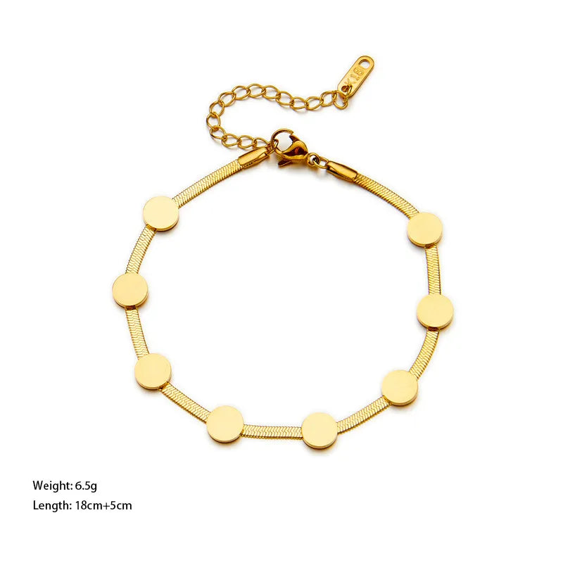 Pulsera de corazones con cadena cubana en acero 304 y baño de oro 18K - imagen 2