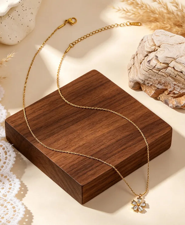 Collar de acero 304 con baño de oro 18K y diseño floral para mujer - imagen 4