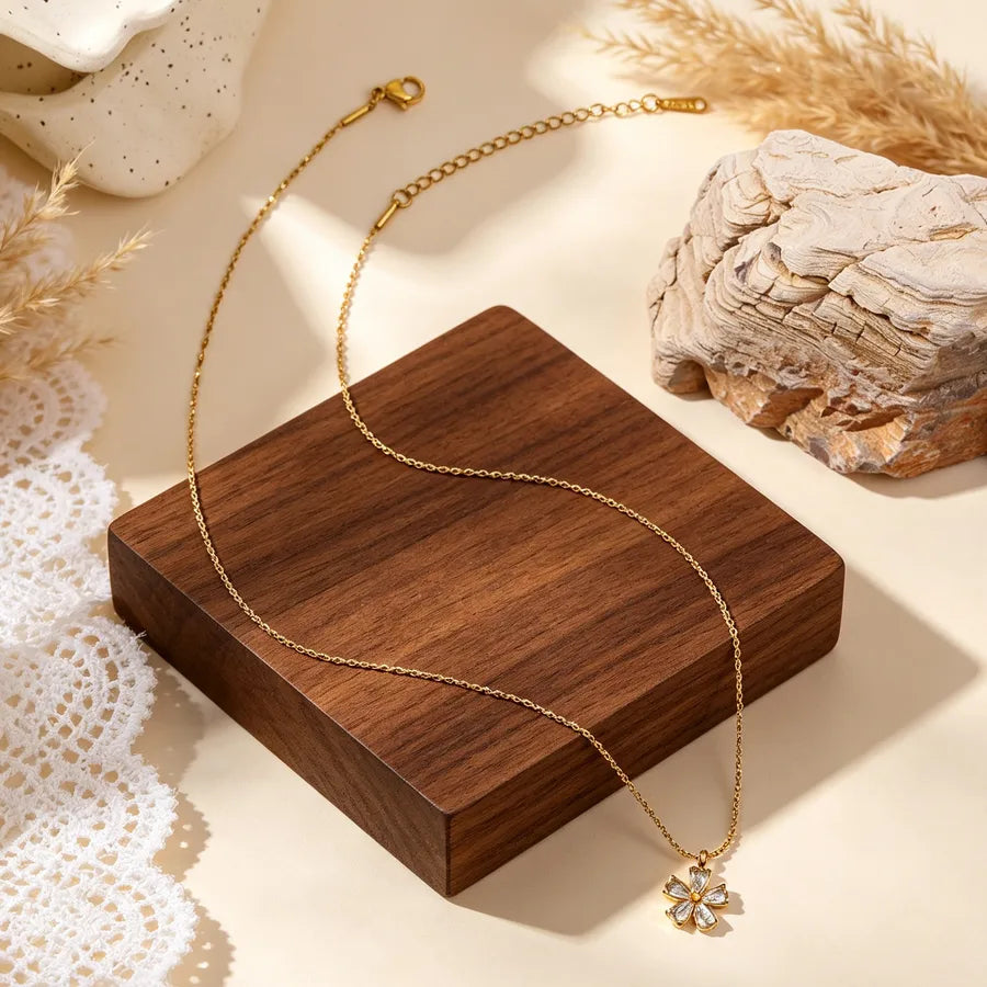 Collar de acero 304 con baño de oro 18K y diseño floral para mujer - imagen 4