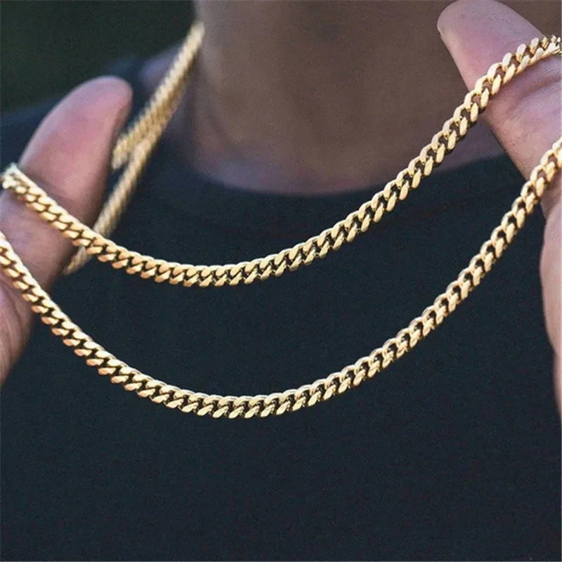 Collar de acero de titanio con baño de oro 18K, estilo minimalista unisex