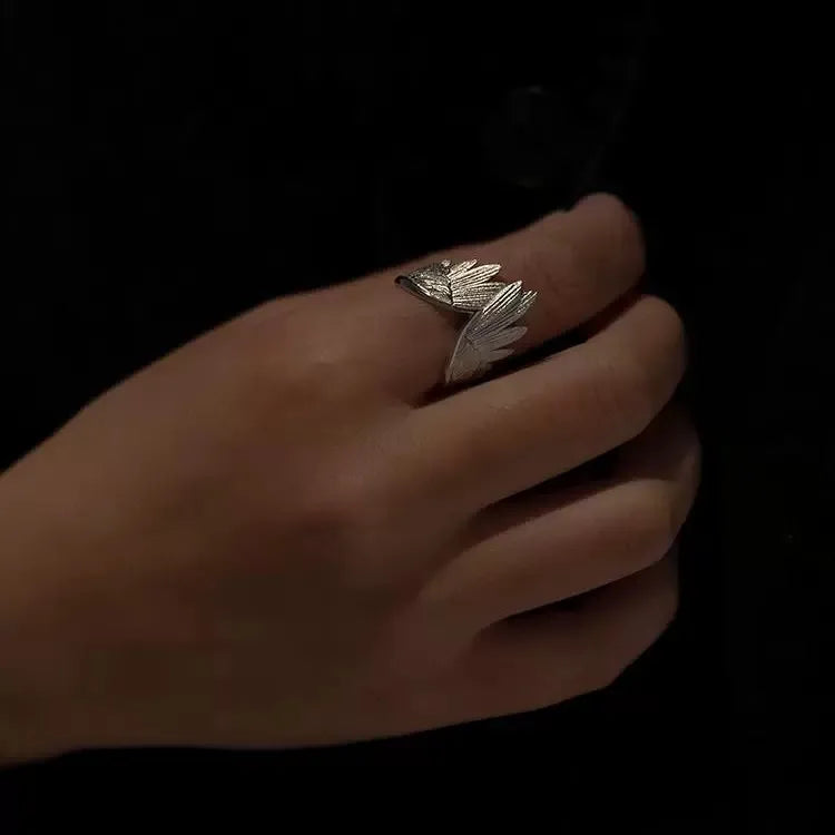 Anillo con diseño de gato con alas e incrustaciones tipo diamante - imagen 13