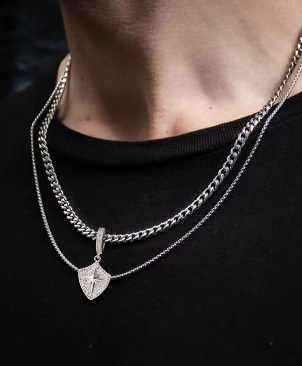 Collar doble de escudo sol y estrella con circonias para hombre
