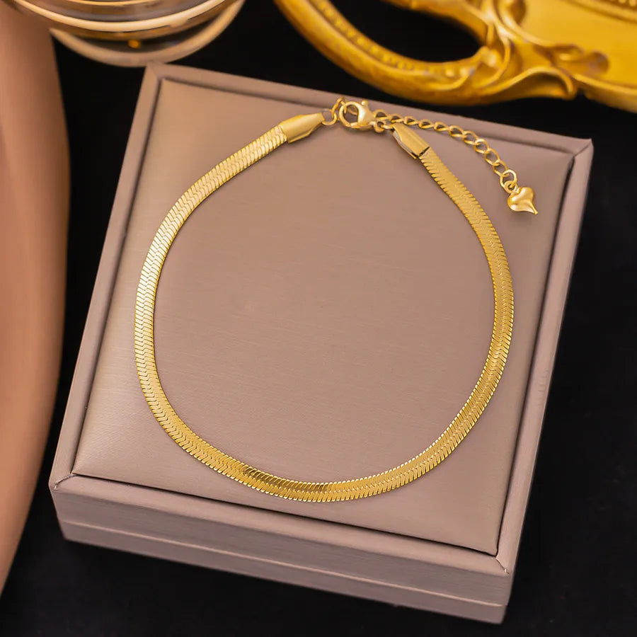 Pulsera de corazones con cadena cubana en acero 304 y baño de oro 18K - imagen 21