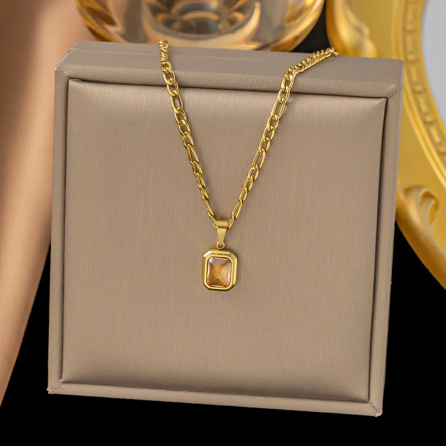 Collar con dije cuadrado de acero 304 con baño de oro 18K para mujer - imagen 4