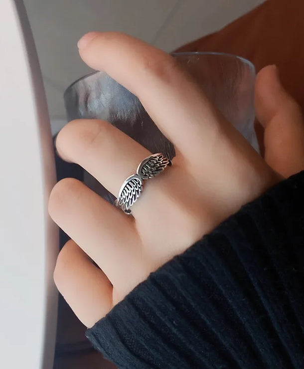 Anillo con diseño de gato con alas e incrustaciones tipo diamante - imagen 2