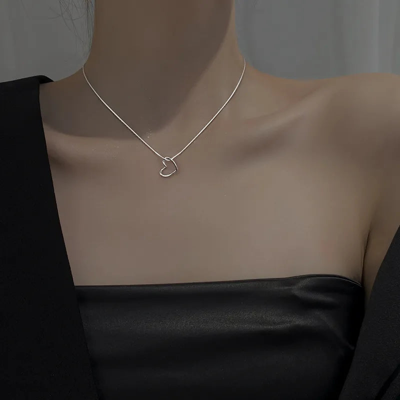 Collar con dije de corazón en plata esterlina 925 para mujer