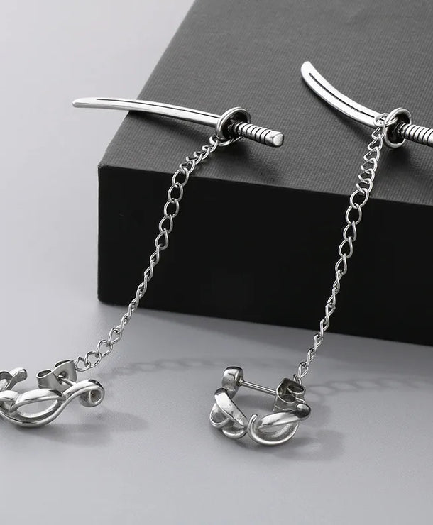 Aretes de acero 304 con dije de calavera e incrustación de circonia - imagen 2