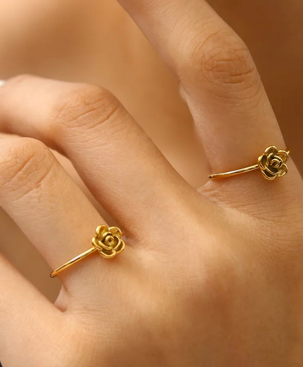Anillo ajustable de flor en acero 304 con baño de oro 18K para mujer