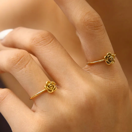 Anillo ajustable de flor en acero 304 con baño de oro 18K para mujer