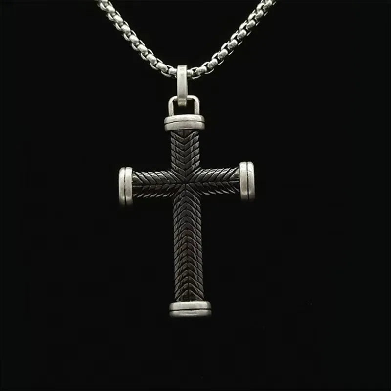 Collar de cruz negra geométrica en acero de titanio - imagen 4