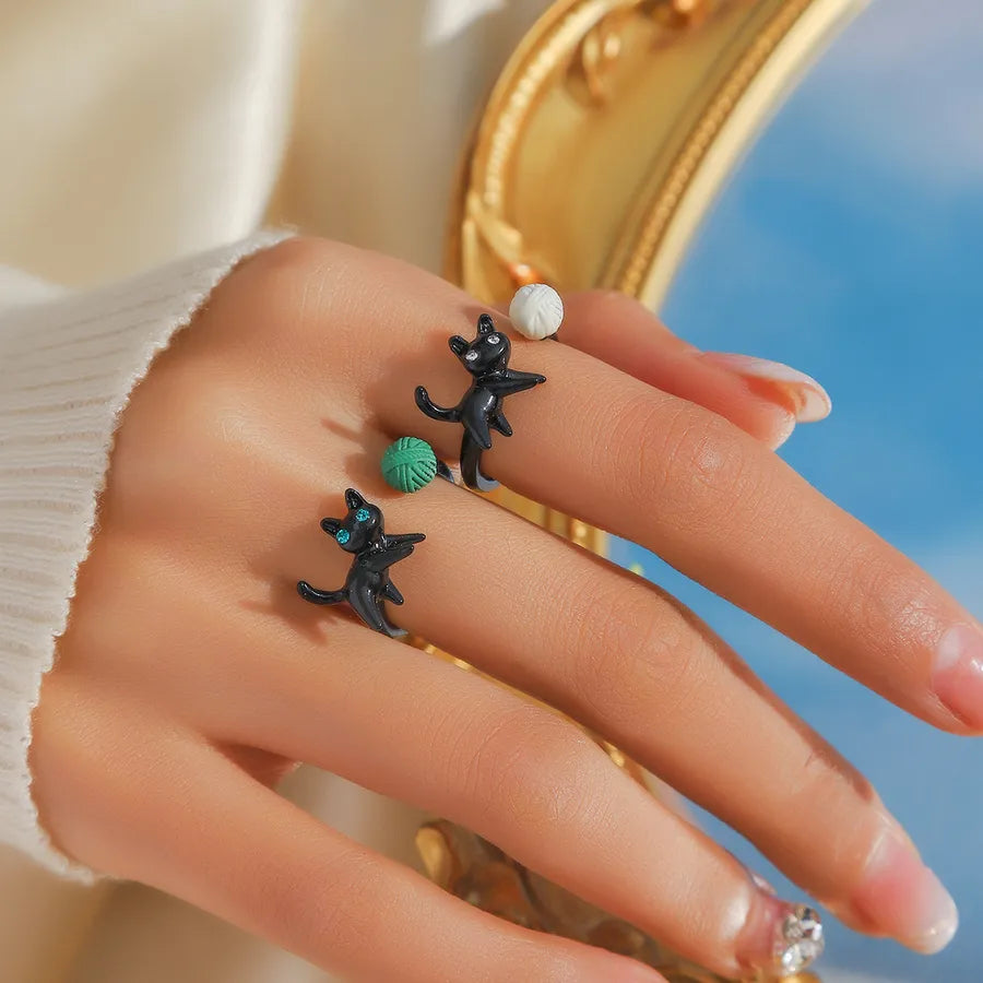 Anillo con diseño de gato con alas e incrustaciones tipo diamante - imagen 9