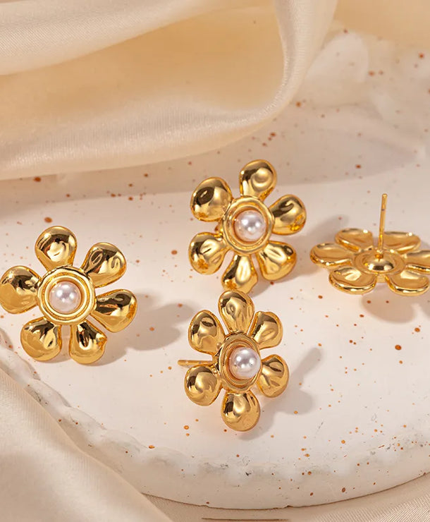 Aretes de flor con perla y baño dorado para mujer