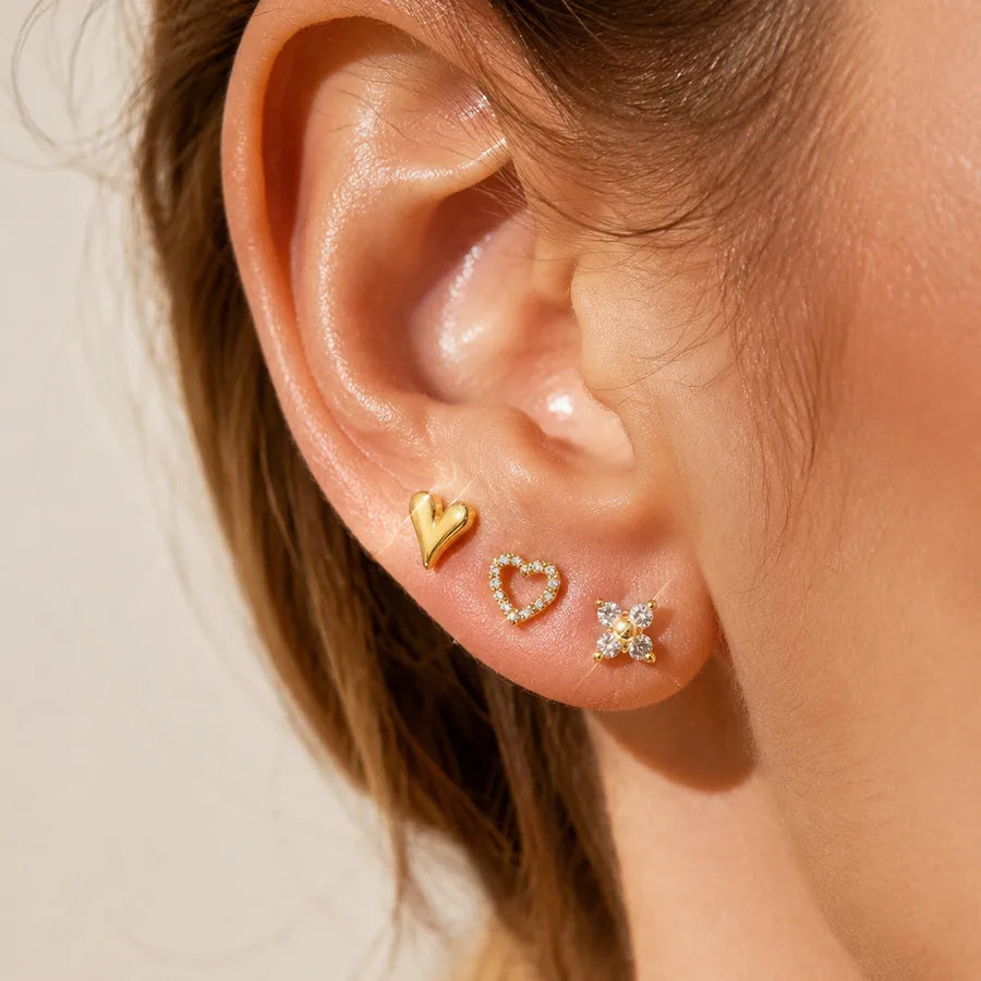 Aretes de acero 304 con diseño de corazón tridimensional y baño de oro 18K