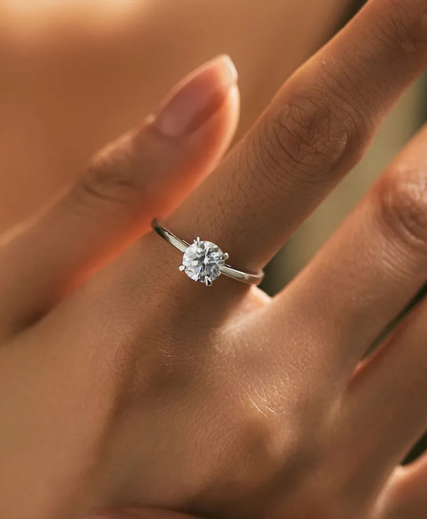 Anillos de plata esterlina 925 con moissanita y diseño redondo