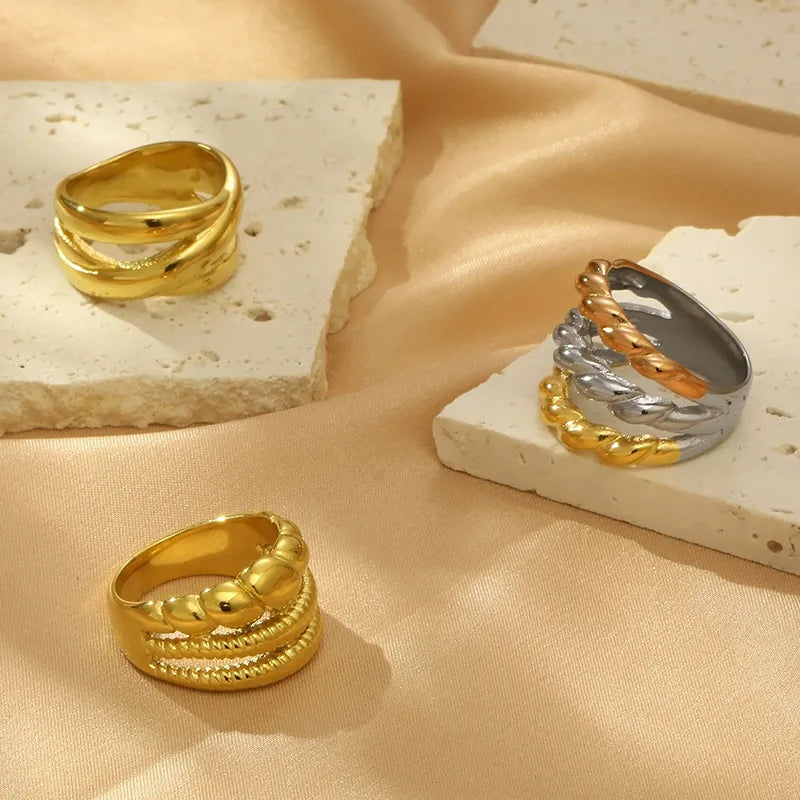 Anillo de acero 304 con baño de oro 18K y diseño geométrico calado - imagen 8