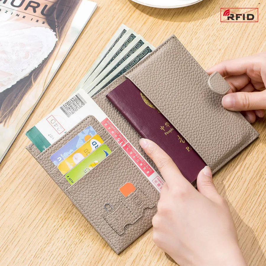 Portapasaportes de piel genuina para mujer con protección RFID - imagen 3